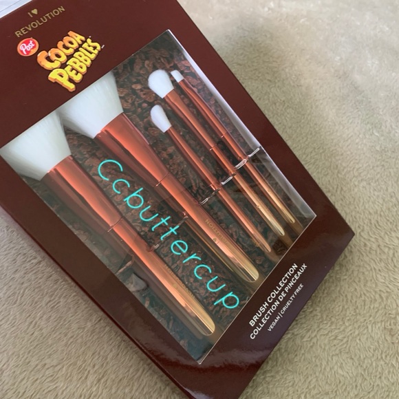 Makeup Revolution Cocoa Pebbles Brush Set I Heart Revolution BNIB - Picture 8 of 8